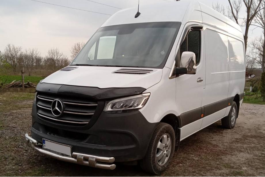Mercedes Sprinter W907/W910 2018- Arceau avant inférieur Shark Image