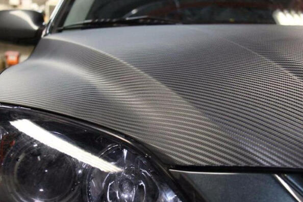 Retirer le film de carbone d’une voiture de vos propres mains : conseils pratiques Photo 1