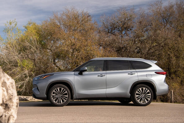 Test de la génération Toyota Highlander IV : un crossover familial fiable Photo 2
