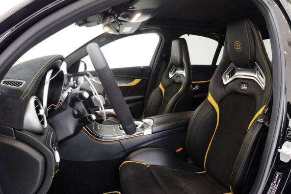Tuning intérieur voiture : sièges, volant, sellerie