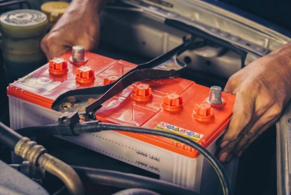 Pourquoi la batterie se décharge-t-elle rapidement et comment y remédier ?