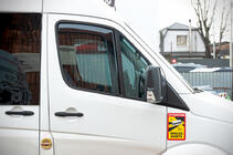 Mercedes Sprinter W906 2006–2018 Déflecteurs de vitres à insérer (fumés, 2 pcs, Cagatay) photo 10