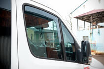 Mercedes Sprinter W906 2006–2018 Déflecteurs de vitres à insérer (fumés, 2 pcs, Cagatay) photo 5