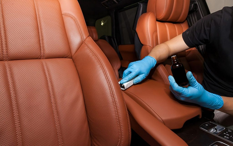 Que faire si le cuir de l’intérieur de la voiture est craquelé ?