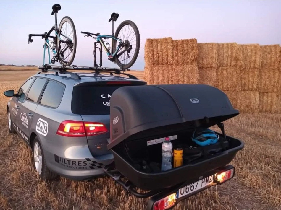 Coffre à bagages sur barre d’attelage : avantages et caractéristiques
