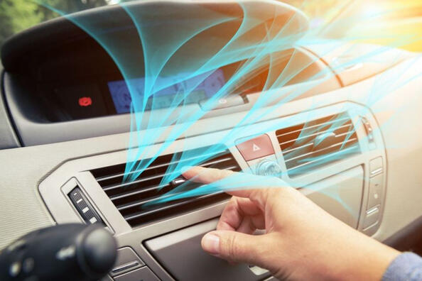 Comment le climatiseur de la voiture devrait fonctionner correctement