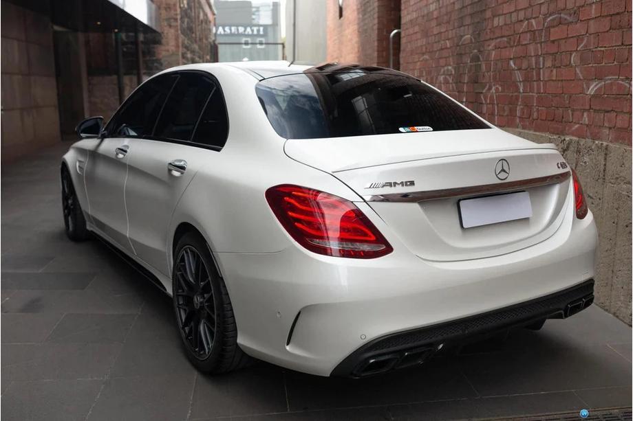 Mercedes C-class W205 2014-2021 Diffuseur arrière avec embouts d’échappement (design C63 2014-2018) Image