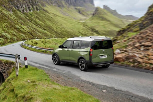 Essai du Ford Tourneo Courier 2023 de deuxième génération Photo 2