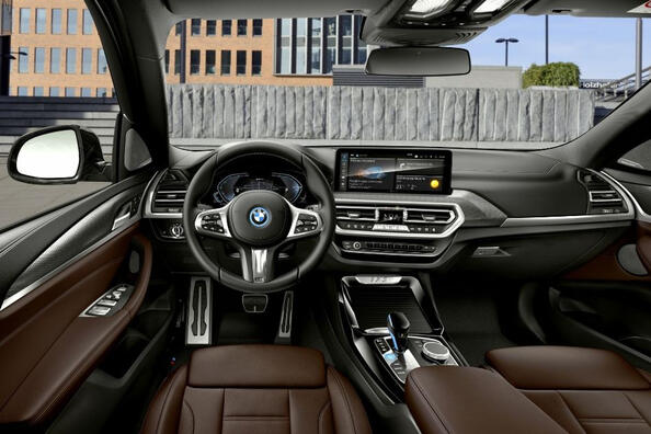 BMW iX3 2021 : examen détaillé du crossover électrique mis à jour Photo 5
