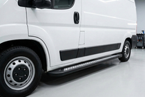 Opel Movano 2021- Marchepieds Latéraux New Vision Black (2 pcs, Aluminium) photo 1