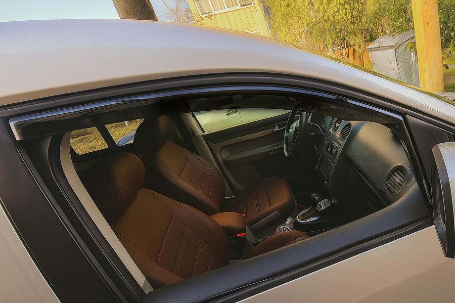 Volkswagen Caddy 2010-2015 Déflecteurs de vent à insérer Niken Luxury (2 pcs) Image