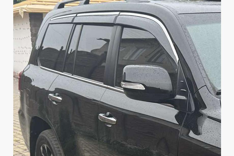 Lexus LX570/450d 2008-2022 Déflecteurs de Vitres avec Moulure Chromée Niken Luxury (2008-2015, 6 pcs) Image