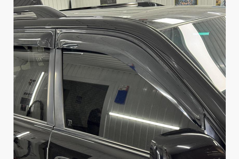 Lexus LX470 1998-2007 Deflecteurs de Vitres Niken Luxury (4 pcs) Image