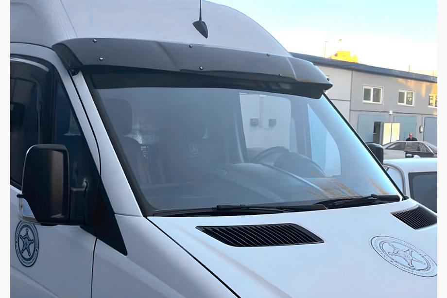 Volkswagen Crafter 2006-2016 Casquette de pare-brise V-3 (noir brillant, 5mm) Image
