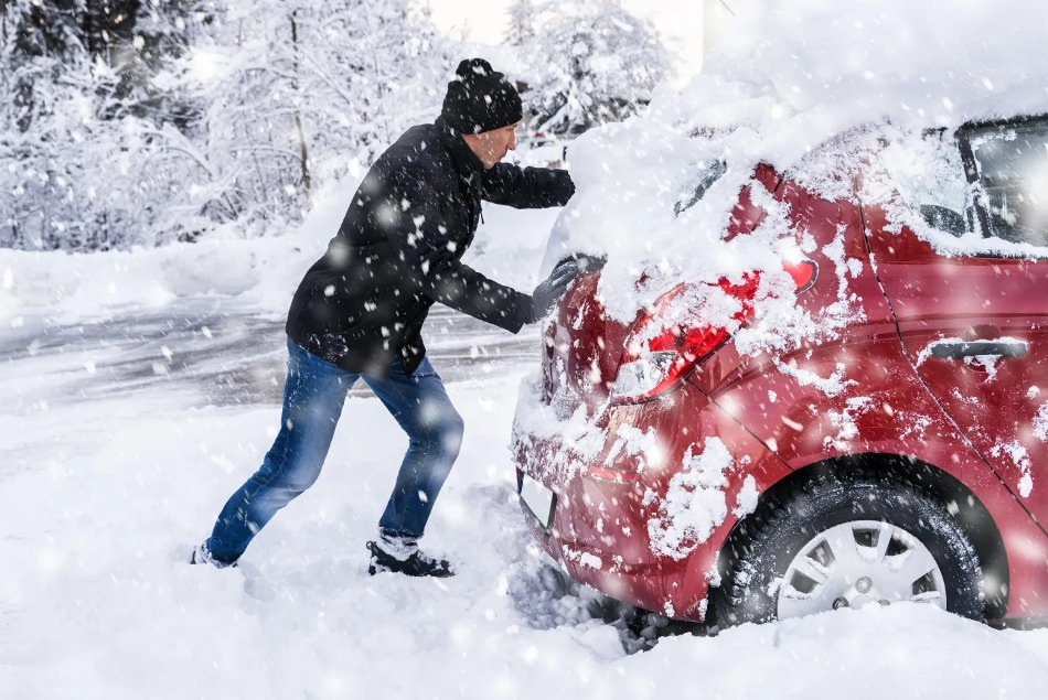 Comment sortir une voiture d’une congère ?