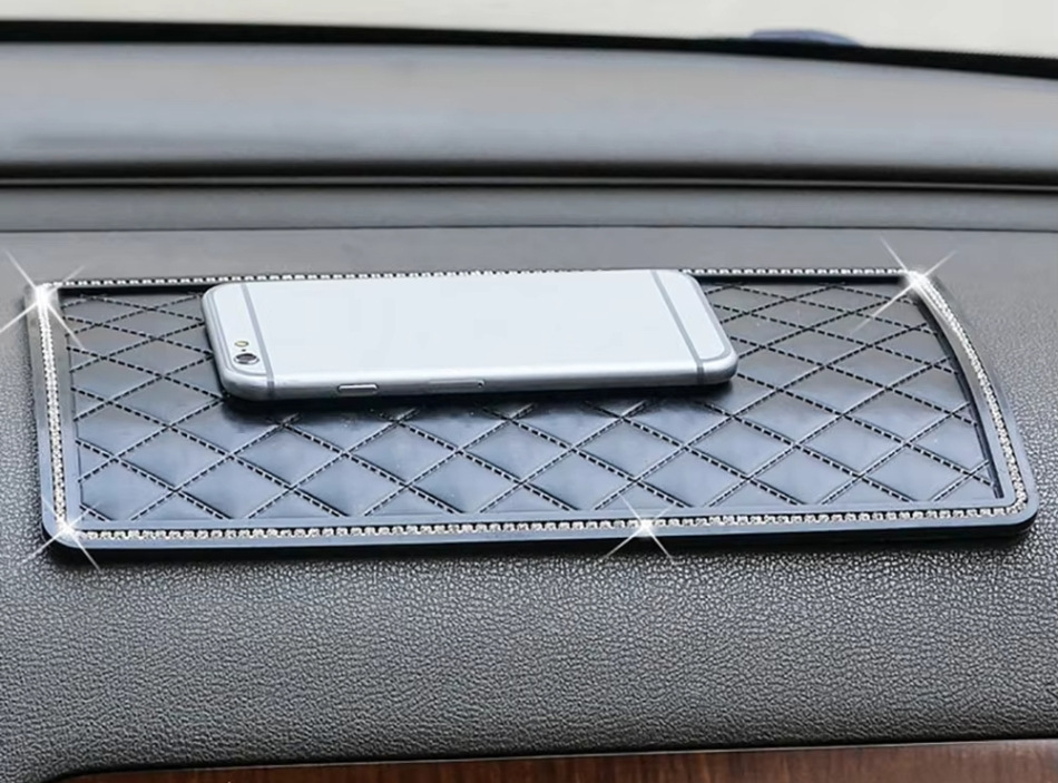 Avantages des tapis antidérapants dans la voiture