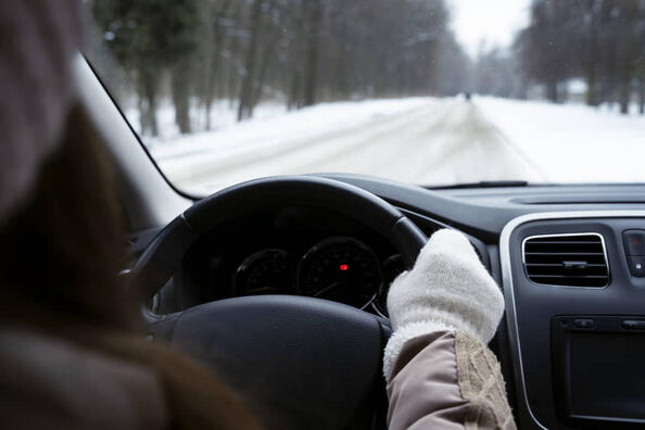 Comment protéger l’intérieur de la voiture de la saleté et de l’humidité en hiver ? Photo 1
