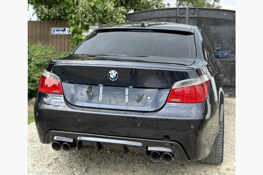 BMW 5 Series E60/E61 2003-2010 Diffuseur Arrière DPT V-2 (pour M-Sport, Noir Brillant) Image