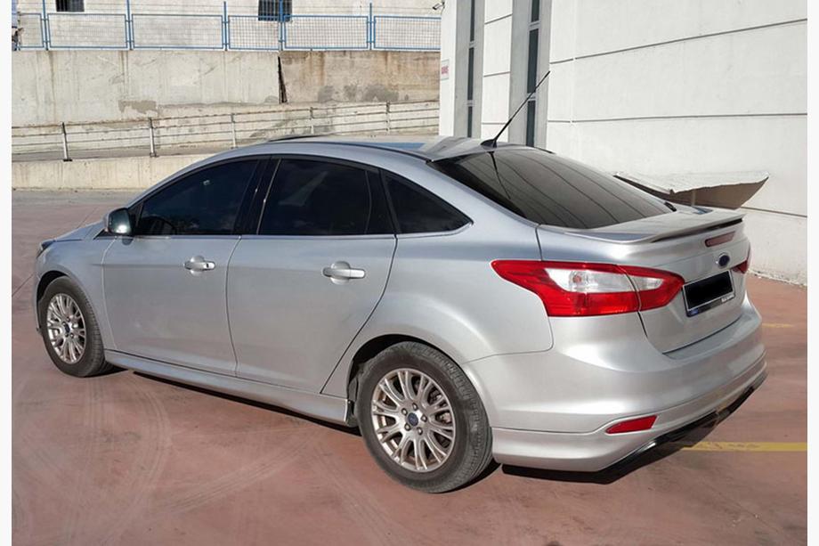 Ford Focus III 2011-2017 Bas de Caisse DPT (2011-2014, apprêtés) Photo 6