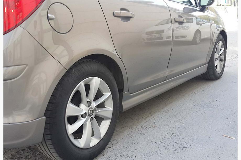 Opel Corsa D 2007-2014 Bas de Caisse DPT V-3 (Noir Brillant) Photo 1