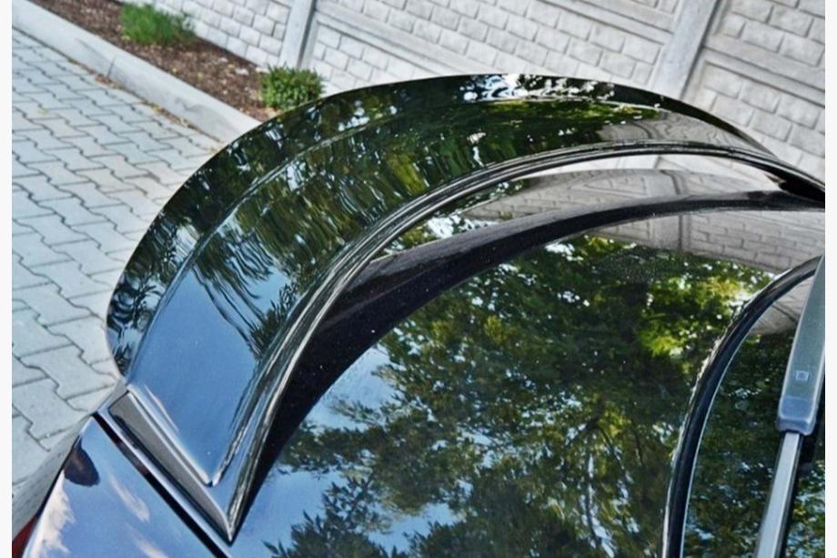 Skoda Octavia III A7 2013-2019 Aileron DPT V-3 (Noir Brillant) Image