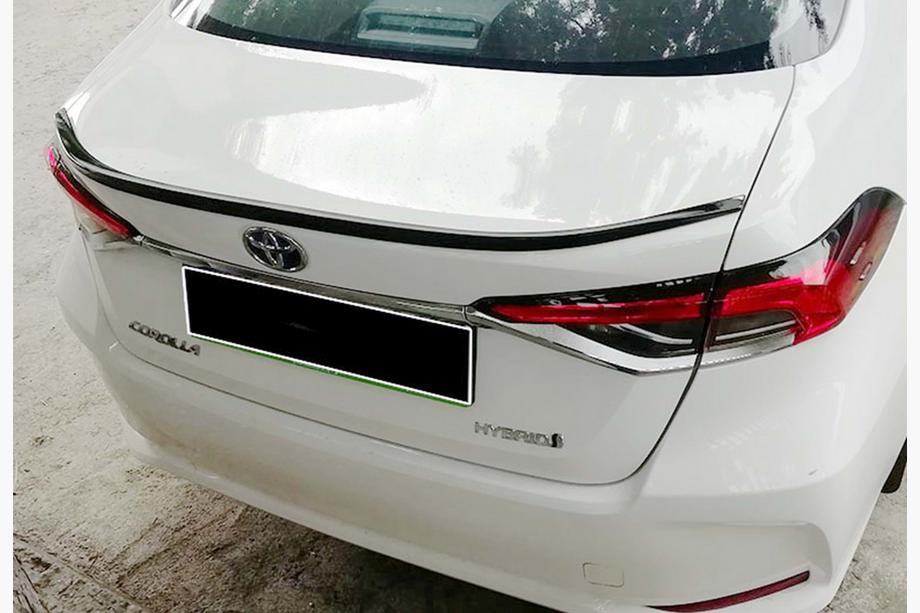 Toyota Corolla 2019- Aileron DPT (Noir Brillant) Image