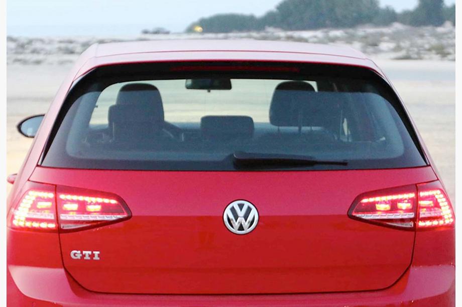 Volkswagen Golf 7/E-Golf 2012-2020 Becquet arrière DPT V-1 (pour GTI / R HB, noir brillant) Image