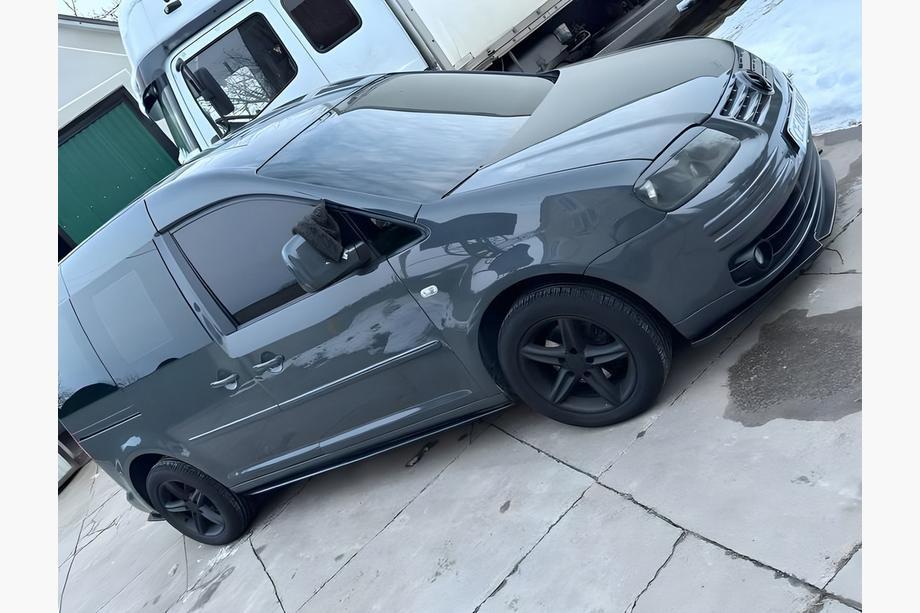 Volkswagen Caddy 2015-2020 Bas de Caisse Performance (noirs) Image