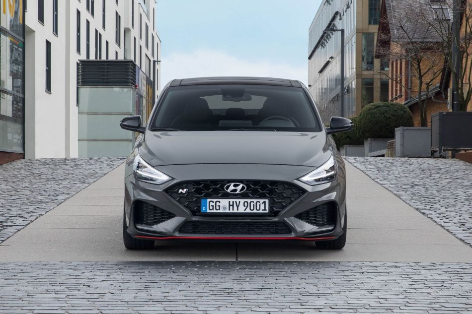 Examen du liftback «chargé» Hyundai i30 Fastback N