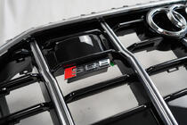 Audi Q8 2018- Calandre Avant SQ-Style (2018-2023, noir avec chrome) photo 9