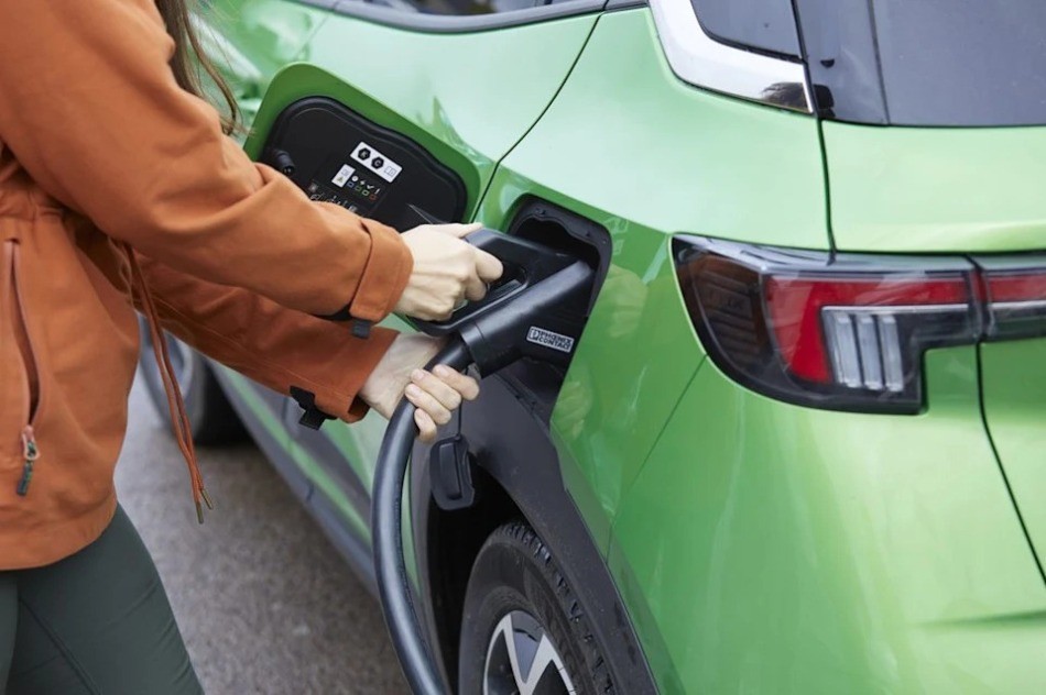 Comment choisir une voiture électrique : un guide complet