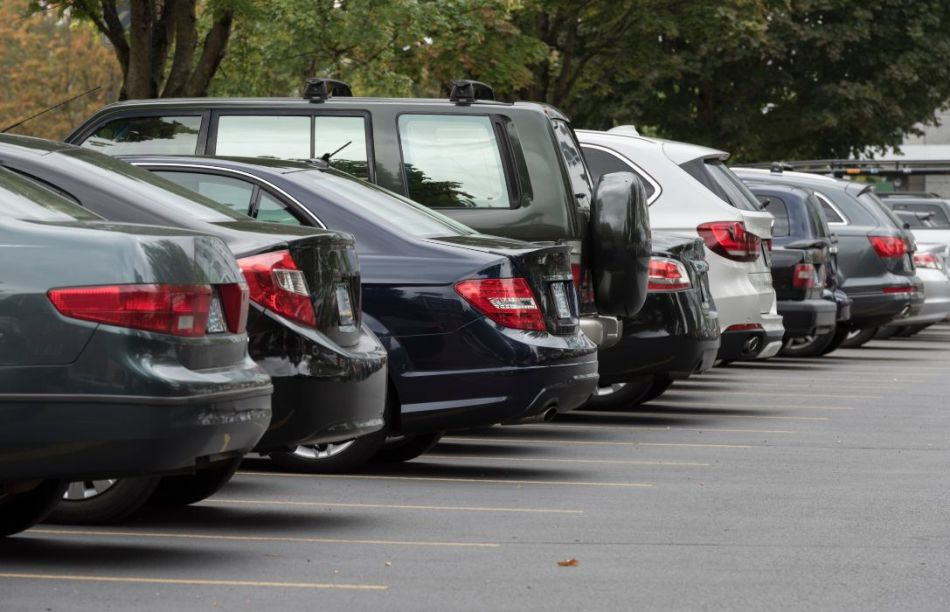 Comment choisir la première voiture pour un débutant ?