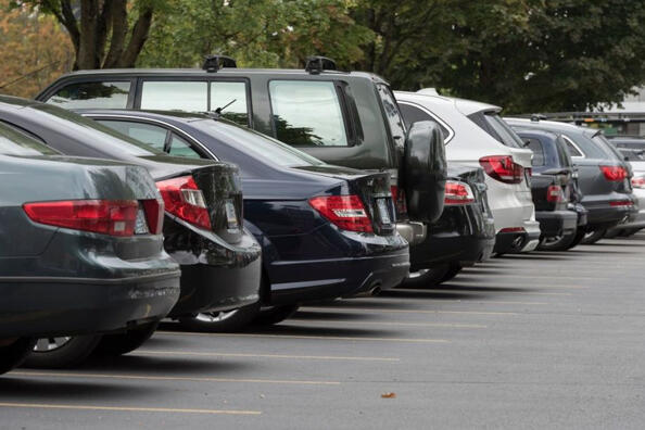 Comment choisir la première voiture pour un débutant ?