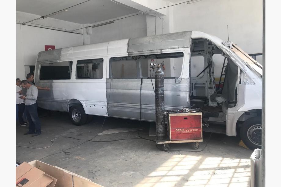 Mercedes Sprinter W907/W910 2018- Kit carrosserie pour allongement de voiture Partie Centrale Photo 5