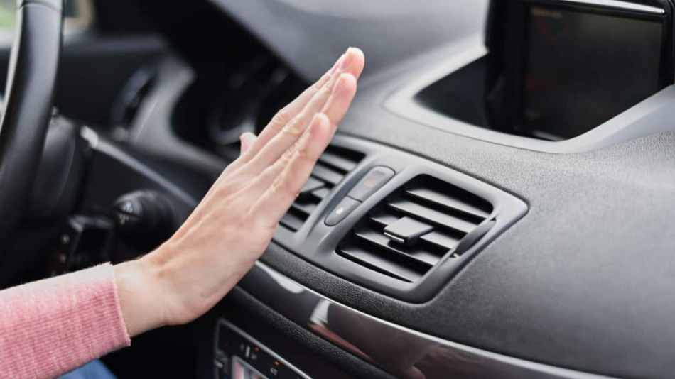 Pourquoi le poêle de la voiture ne chauffe pas bien : raisons possibles