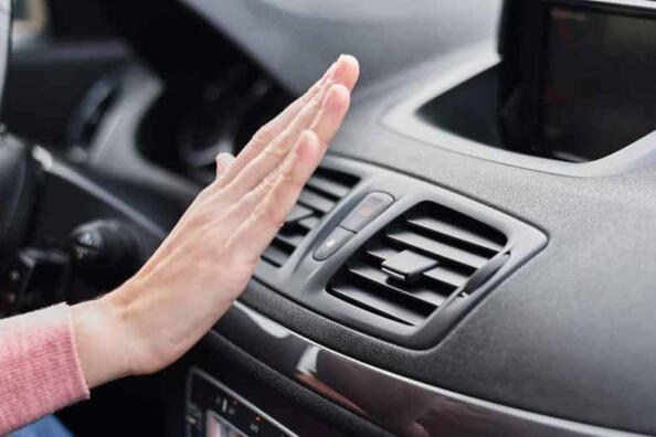 Pourquoi le poêle de la voiture ne chauffe pas bien : raisons possibles