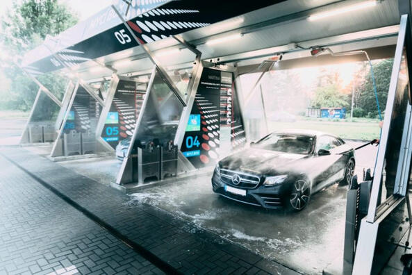Comment laver correctement une voiture dans une station de lavage en libre-service ? Photo 1