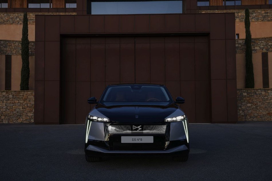 DS N°8 : essai du crossover électrique phare