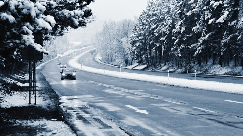 Comment conduire correctement sur la glace : conseils pour les automobilistes
