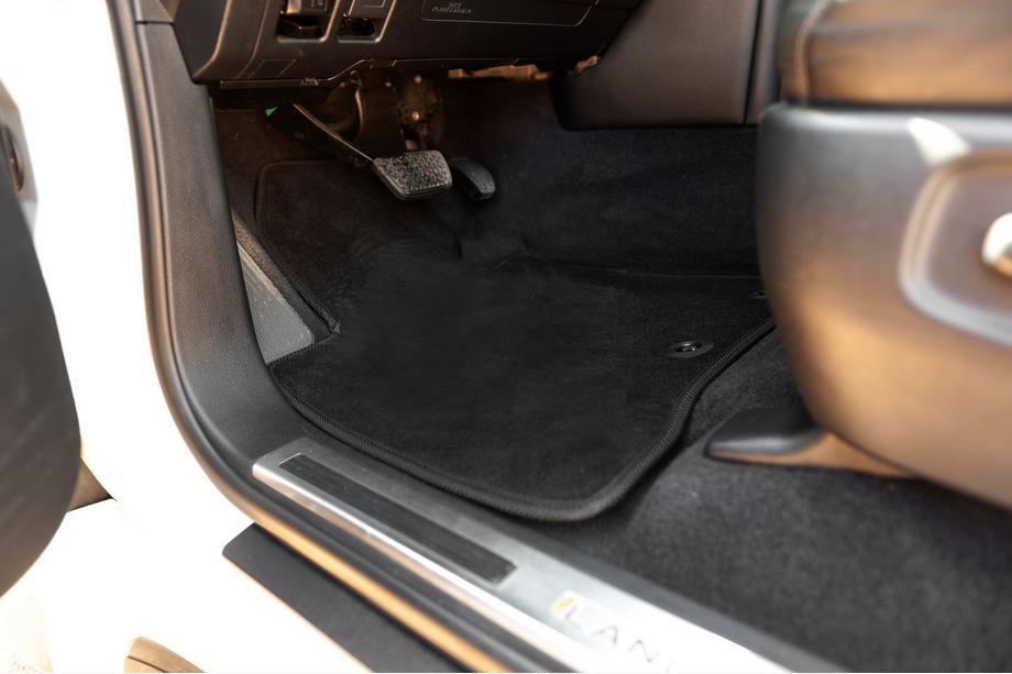 Toyota Land Cruiser 200 2007-2021 Tapis de sol textile Premium V-2 (2012-2021, Noir) Photo 9