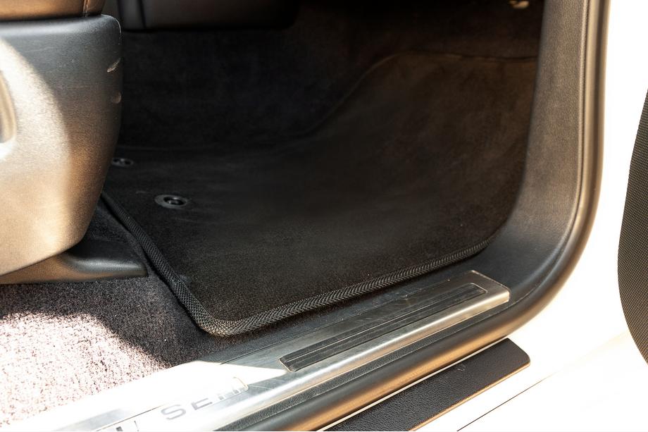 Toyota Land Cruiser 200 2007-2021 Tapis de sol textile Premium V-2 (2012-2021, Noir) Photo 10