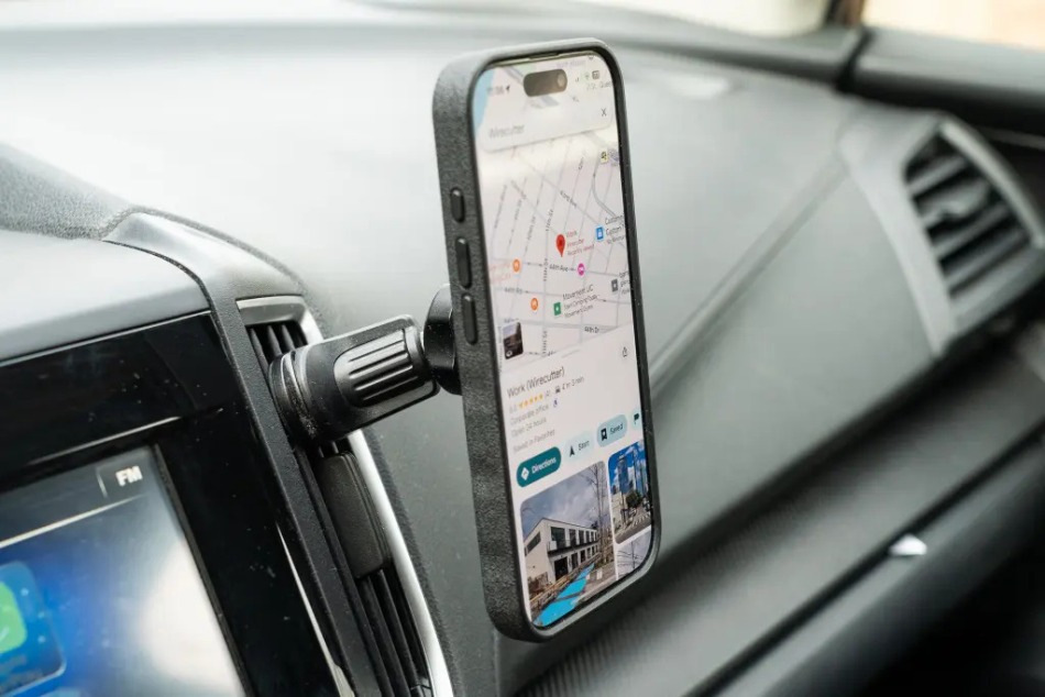 Comment choisir le support de smartphone parfait dans la voiture ?