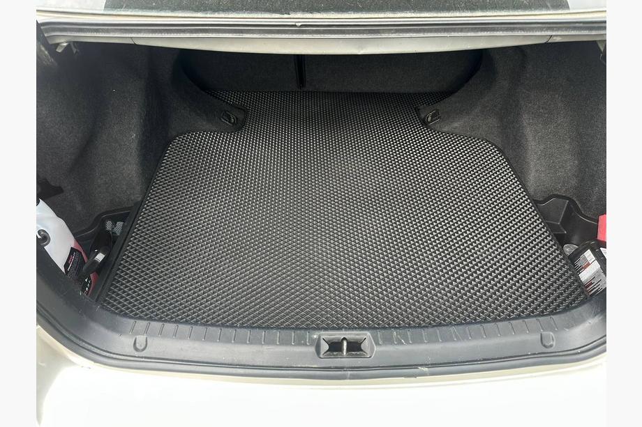 Toyota Avensis 2003-2009 Tapis de coffre (SD, Noir) Image