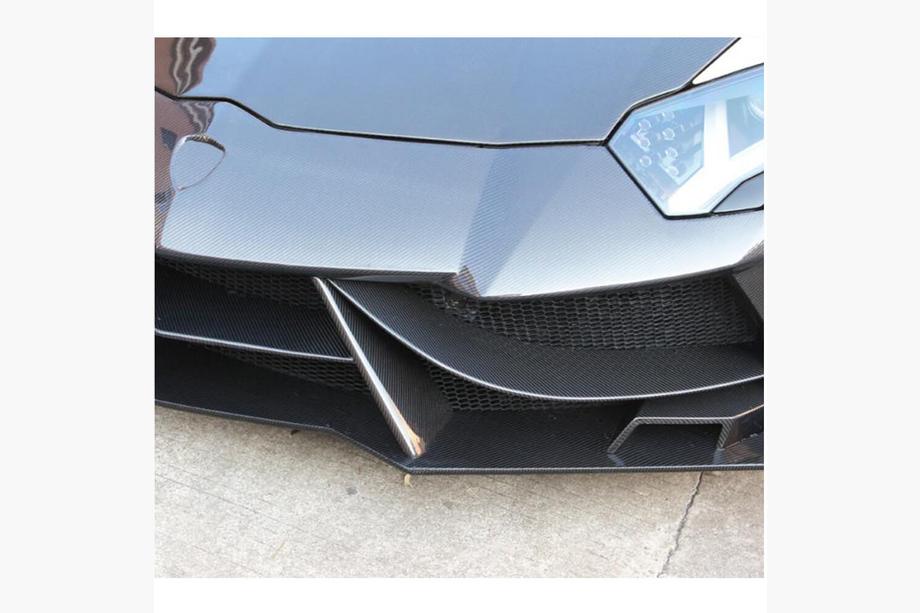 Lamborghini Aventador 2011-2022 Couvre-lèvre de pare-chocs avant en carbone Photo 3