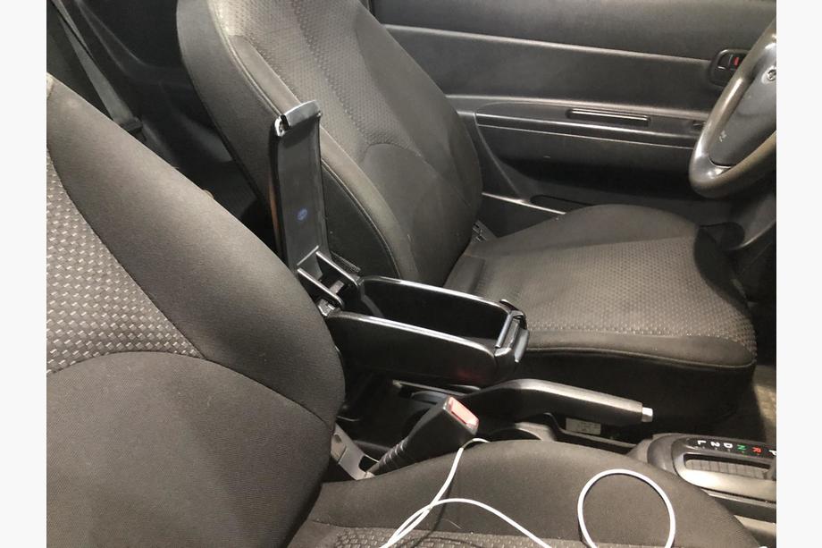 Hyundai Accent 2006-2010 Accoudoir avec Porte-gobelet Photo 2