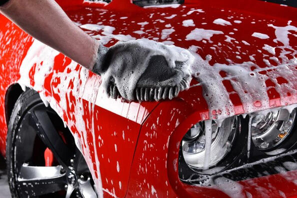 Comment choisir un shampoing pour voiture pour le lavage à la main : conseils et recommandations