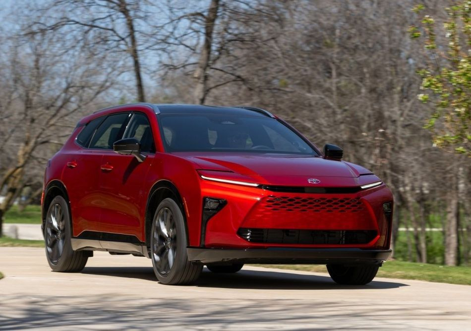 Essai du crossover hybride Toyota Crown Signia