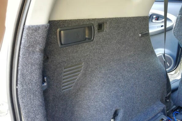 Tapis de voiture : nous comprenons les avantages et les inconvénients