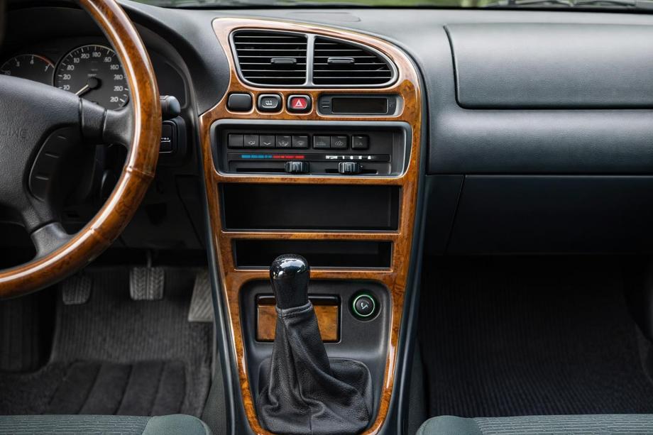 Mazda 323 1977-2003 Habillage de tableau de bord (Noyer, F 1994-1997) Image