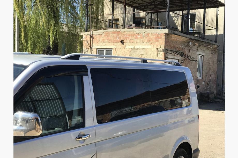Volkswagen T5 Transporter 2003-2010 Barres de toit CROWN (gris mat) Empattement Court Photo 8